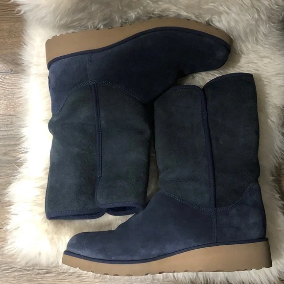 UGG Amie Wms11 NAVY Blue Water-Resistant Suede Winter Boots EUC - Picture 8 of 11